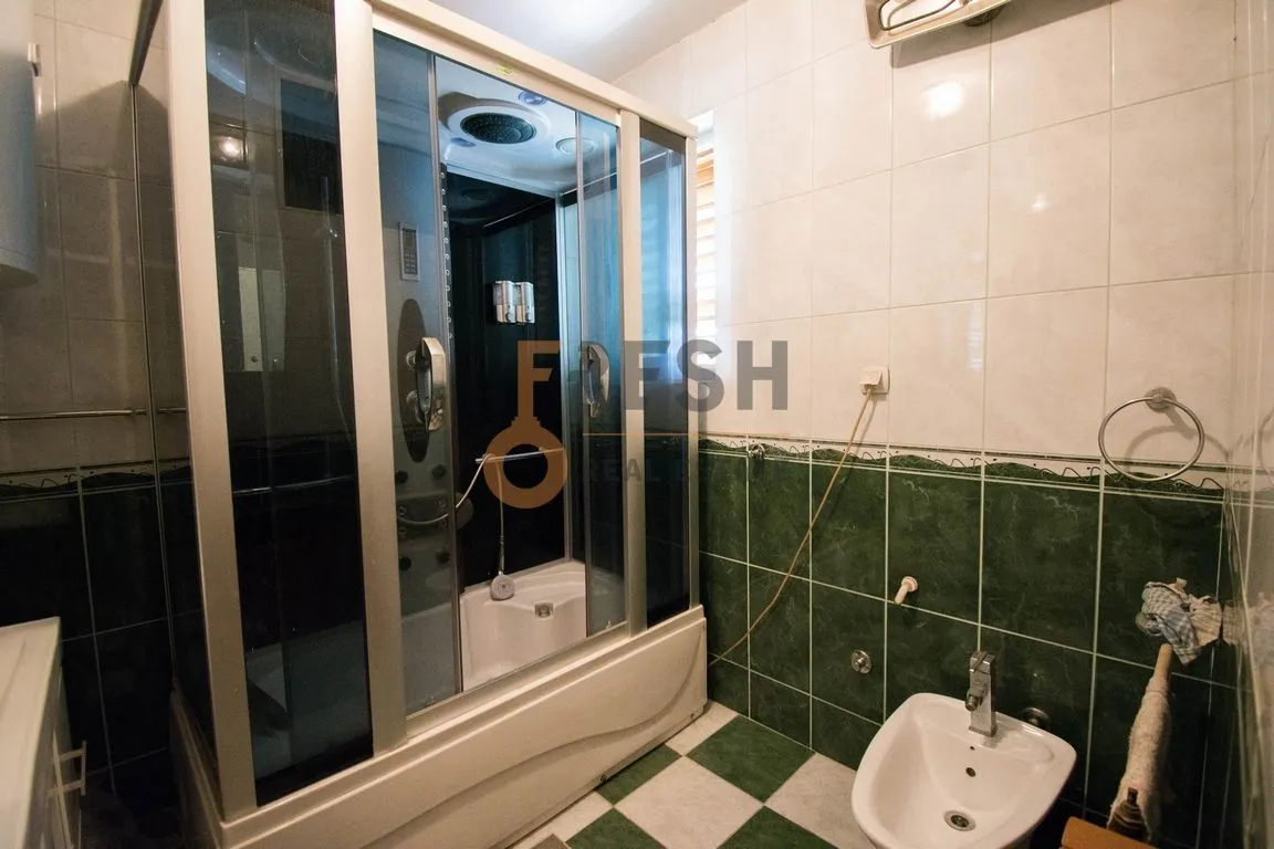Sale, house, 330m², Masline, Podgorica