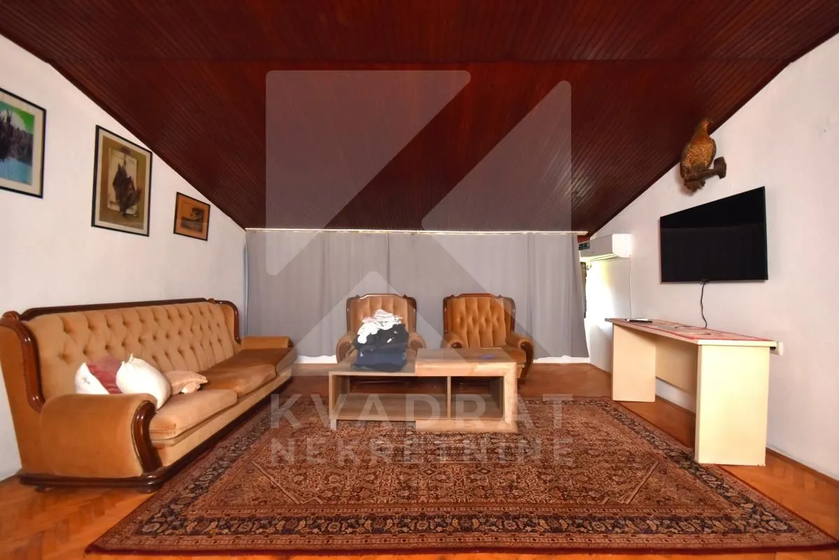 Izdavanje, trosoban stan, 90m², Stari Aerodrom, Podgorica