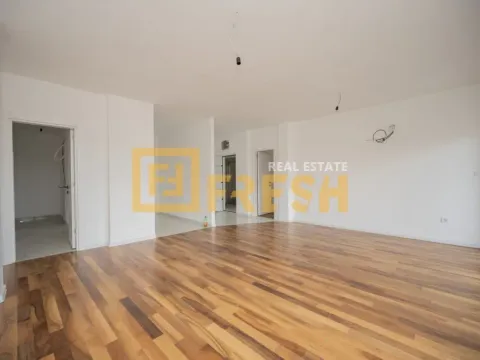 Prodaja, trosoban stan, 131m², Krivi Most, Podgorica - image 8