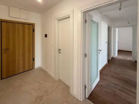 Prodaja, trosoban stan, 111m², Gorica C, Podgorica - image 7