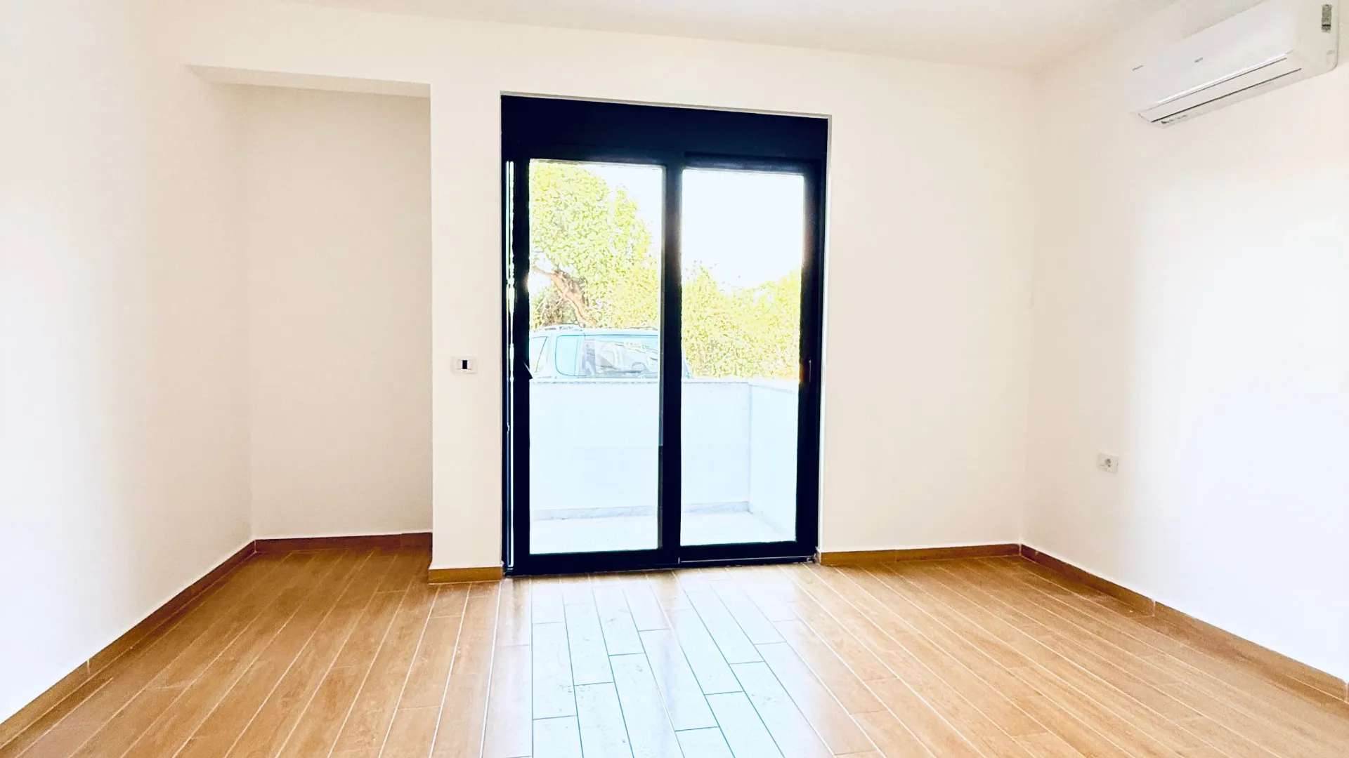 Sale, two bedroom apartment, 76m², Pinješ, Ulcinj