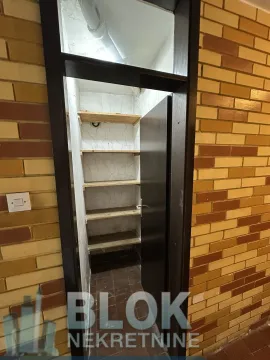 Prodaja, dvosoban stan, 80m², Blok 5, Podgorica - image 4