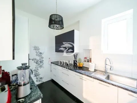 Prodaja, četvorosoban stan, 123m², Zemun Centar, Zemun Sve Podlokacije - image 8