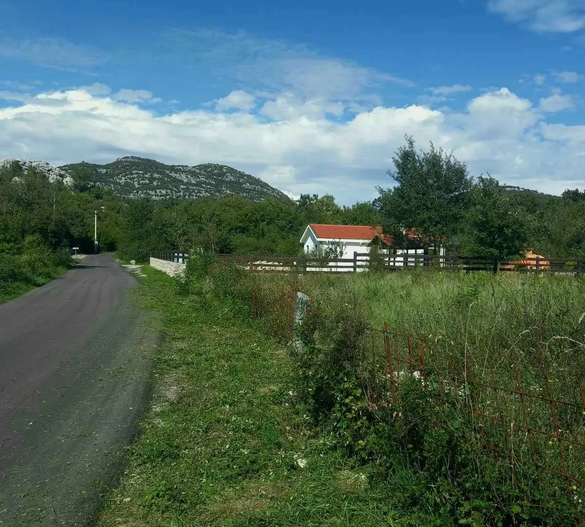 Prodaja, plac, 4000m², Cetinje, Crna Gora