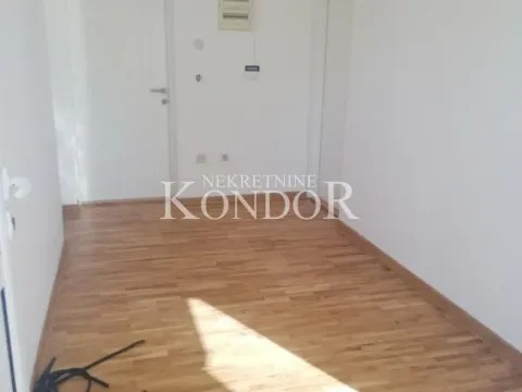 Izdavanje, poslovni prostor, 350m², Altina, Beograd - image 17