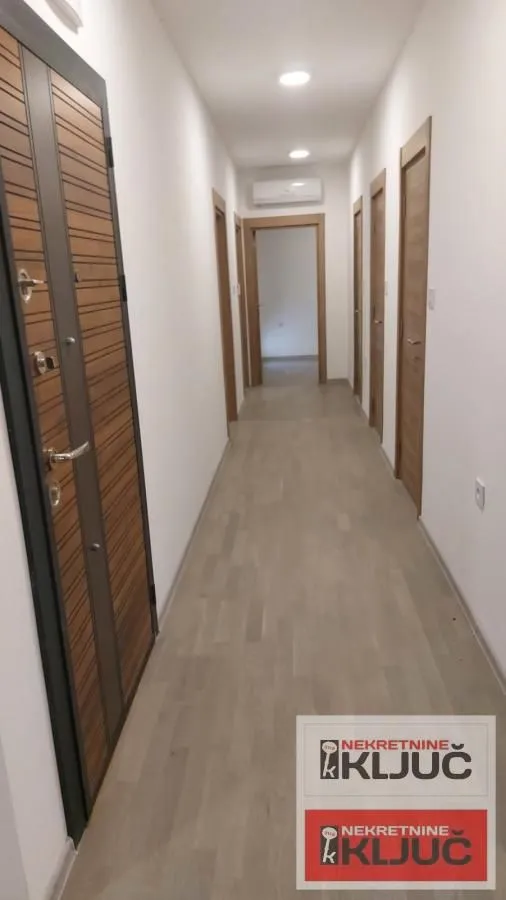 Prodaja, četvorosoban stan, 78m², Sremska Kamenica, Petrovaradin