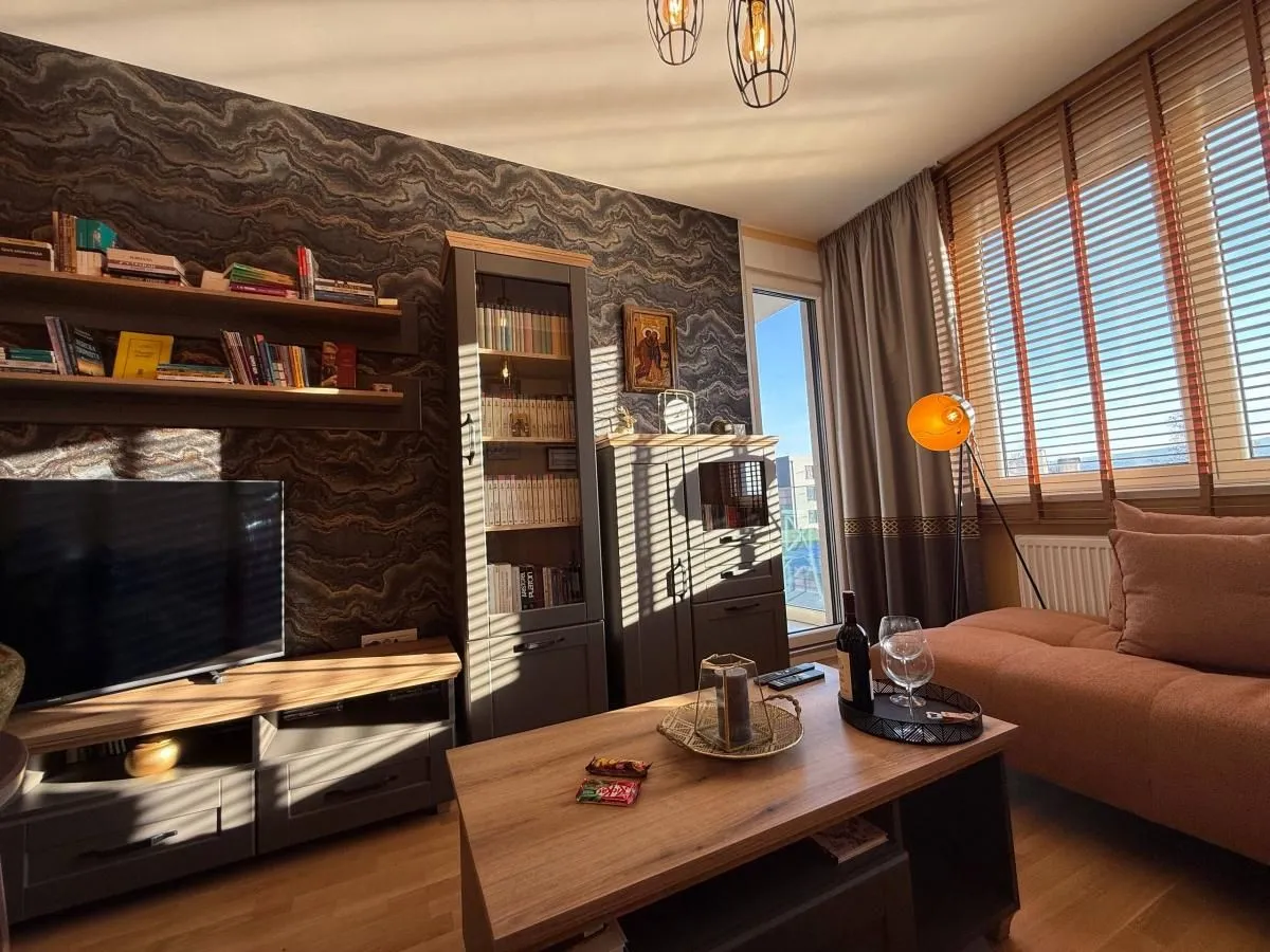 Prodaja, trosoban stan, 59m², Bulevar patrijarha Pavla, Novi Sad Sve Podlokacije