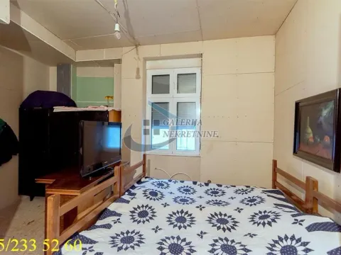 Sale, two bedroom apartment, 72m², Kalenić Pijaca, Vračar Sve Podlokacije - image 8