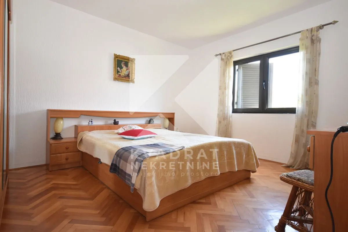 Prodaja, kuća, 320m², Murtovina, Podgorica