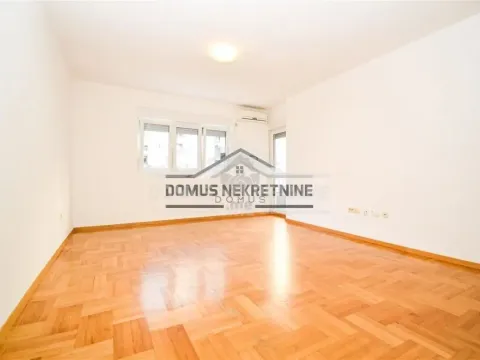 Rent, one bedroom apartment, 50m², Pobrežje, Podgorica