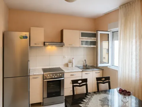 Izdavanje, jednosoban stan, 68m², Zagorič, Podgorica - image 3