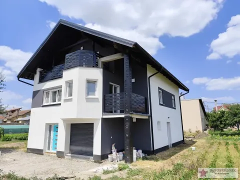 Prodaja, kuća, 260m², Veternik, Novi Sad Sve Podlokacije