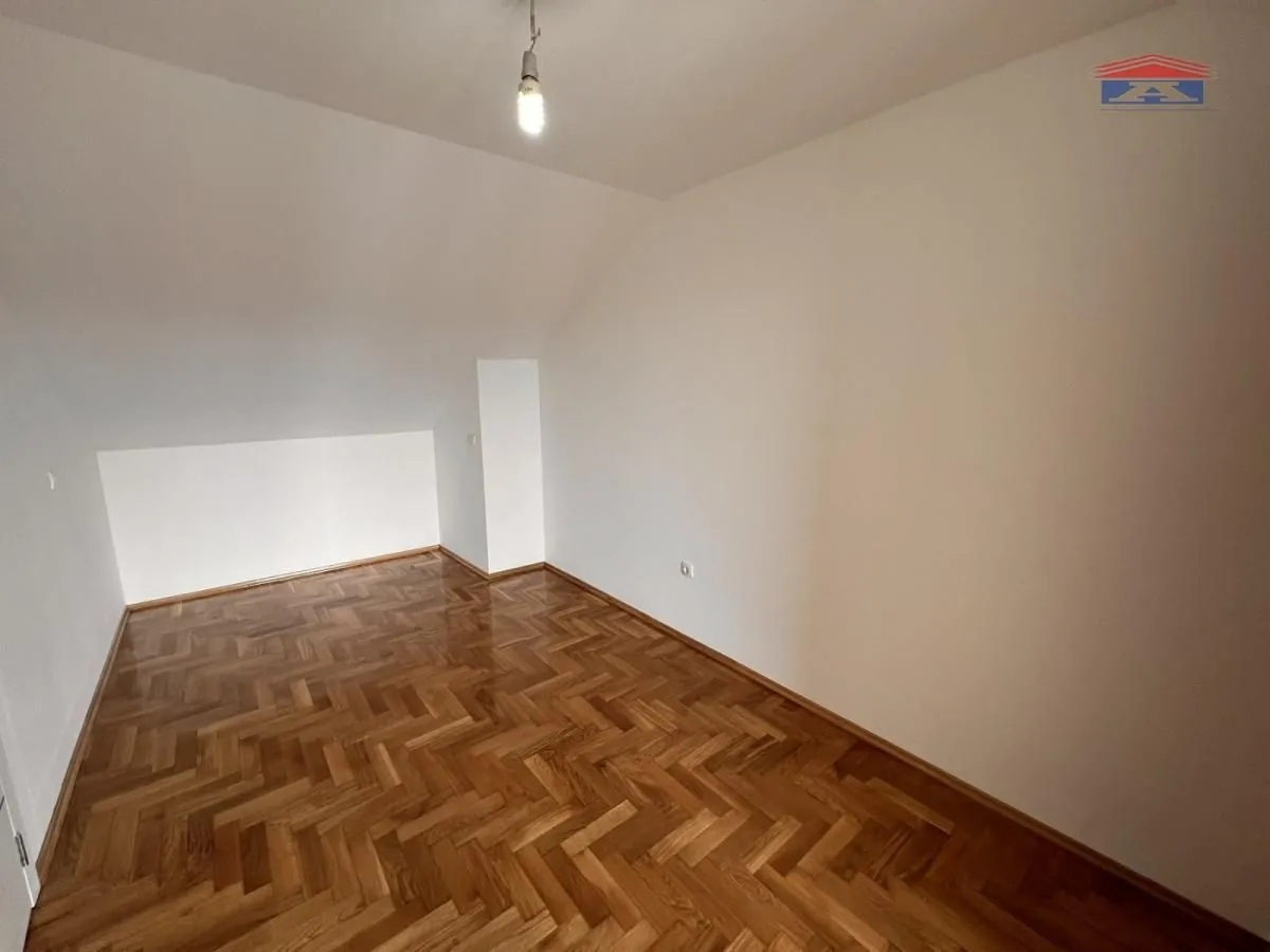 Prodaja, četvorosoban stan, 117m², Bulevar Evrope, Novi Sad Sve Podlokacije