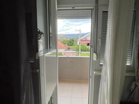 Izdavanje, dvosoban stan, 70m², Zagorič, Podgorica - image 4