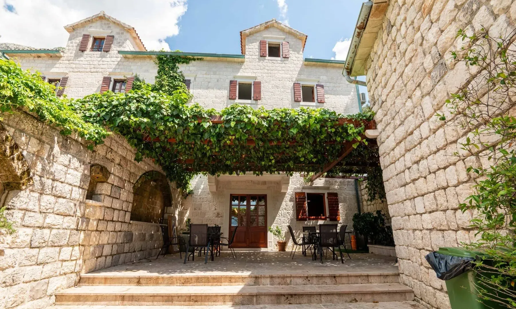 Sale, house, 415m², Dobrota, Kotor