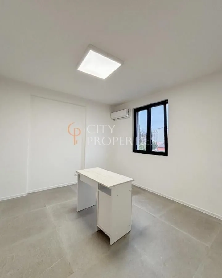 Izdavanje, poslovni prostor, 120m², Centar, Podgorica