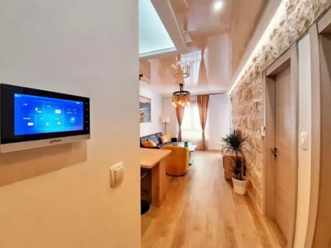 Izdavanje, jednosoban stan, 43m², Dobrota, Kotor - image 6