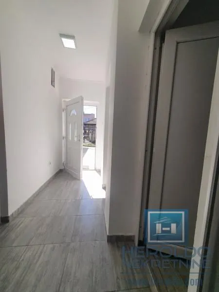 Prodaja, dvosoban stan, 65m², Levač, Jagodina