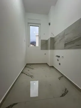 Sale, two bedroom apartment, 58m², Bečići, Budva - image 3