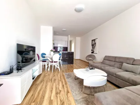 Izdavanje, dvosoban stan, 80m², Rafailovići, Budva - image 15