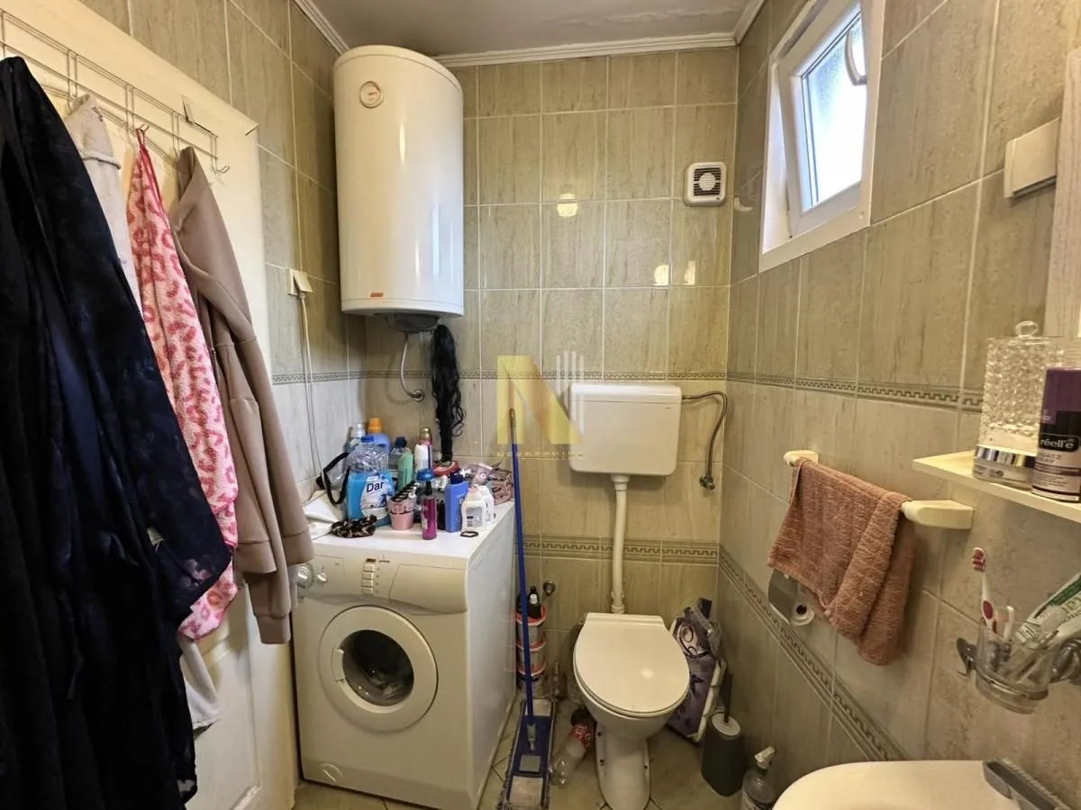 Prodaja, trosoban stan, 61m², Salajka, Novi Sad Sve Podlokacije
