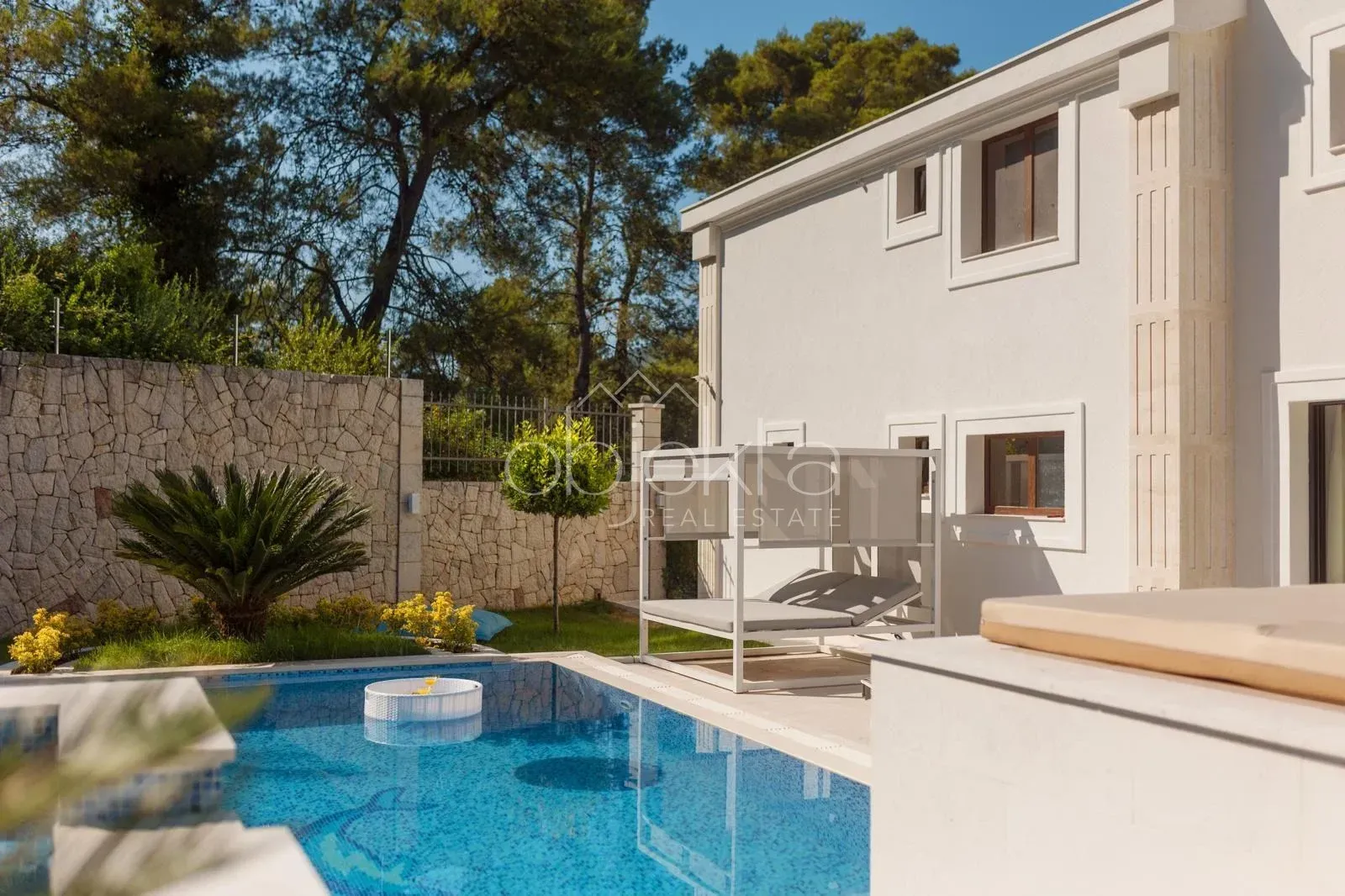 Rent, house, 500m², Tivat, Crna Gora