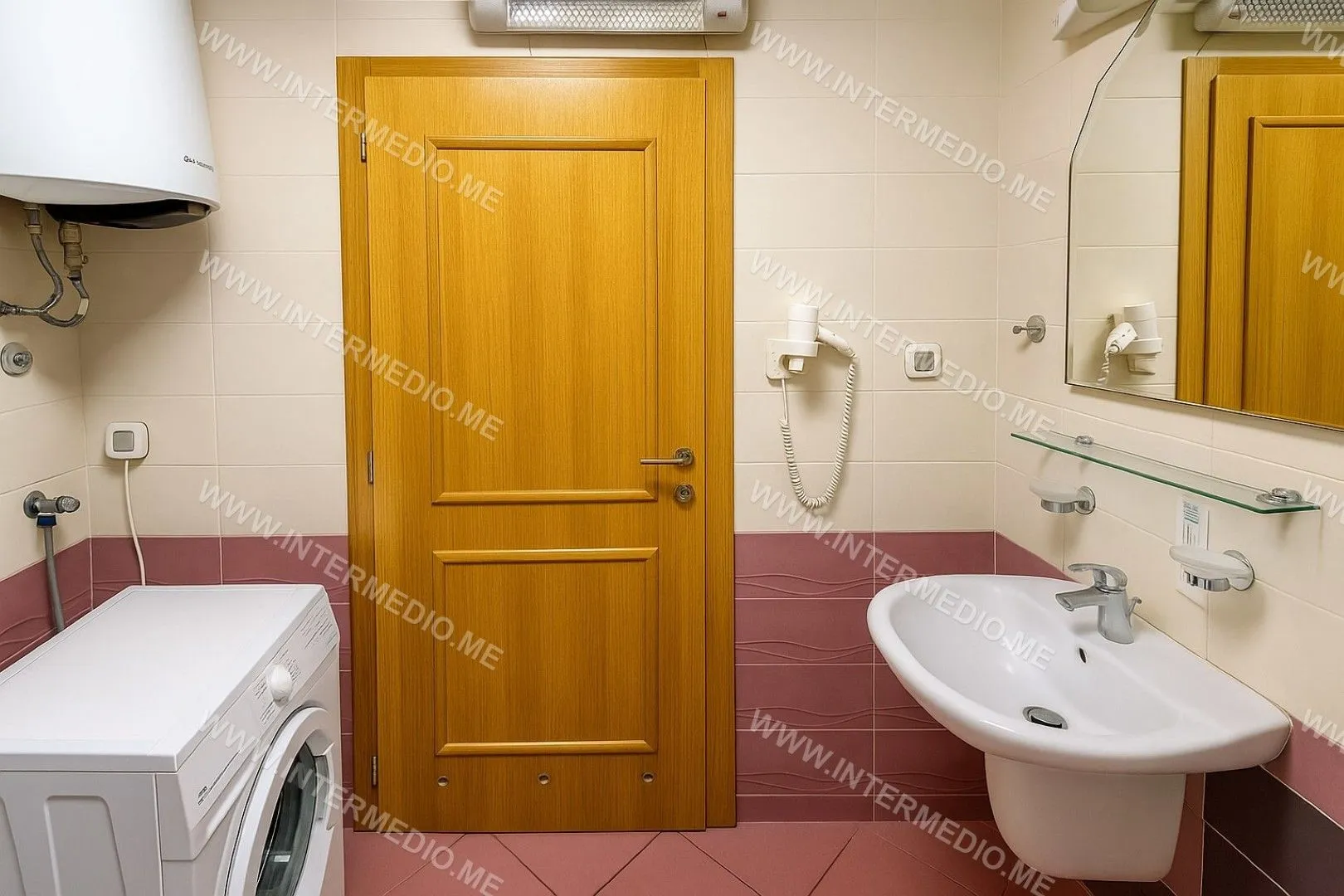 Prodaja, dvosoban stan, 68m², Đenovići, Herceg Novi