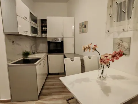 Prodaja, jednosoban stan, 35m², Bečići, Budva - image 10