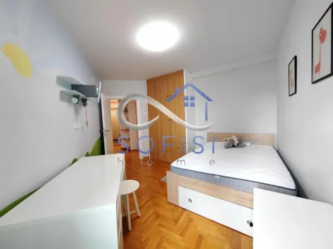 Izdavanje, četvorosoban stan, 100m², Stari grad, Novi Sad - image 20