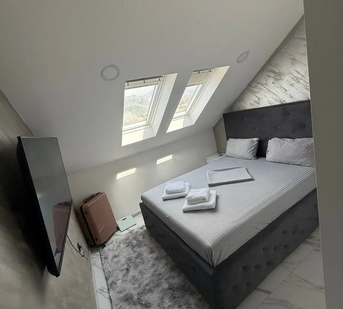 Rent, two bedroom apartment, 75m², Popovići, Bar