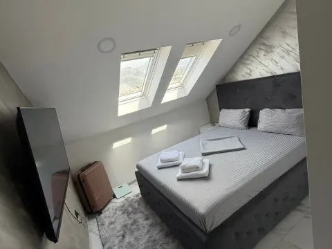 Rent, two bedroom apartment, 75m², Popovići, Bar - image 1