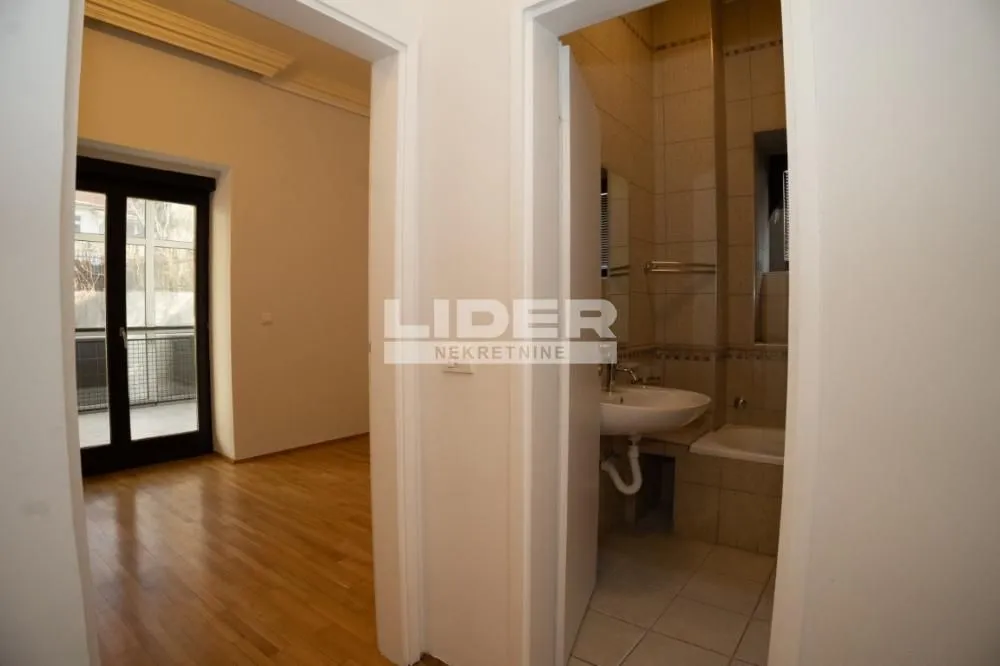 Izdavanje, kuća, 550m², Autokomanda, Voždovac Sve Podlokacije