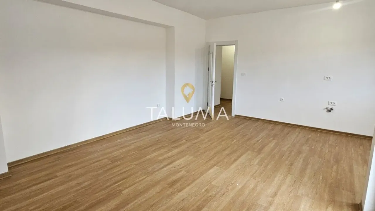 Izdavanje, dvosoban stan, 60m², Zelenika, Podgorica