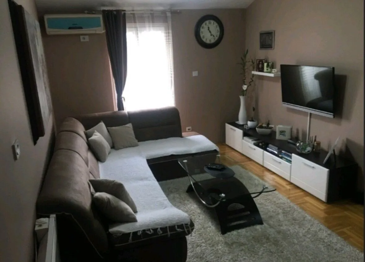 Izdavanje, jednosoban stan, 43m², City Kvart, Podgorica
