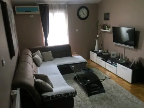 Izdavanje, jednosoban stan, 43m², City Kvart, Podgorica