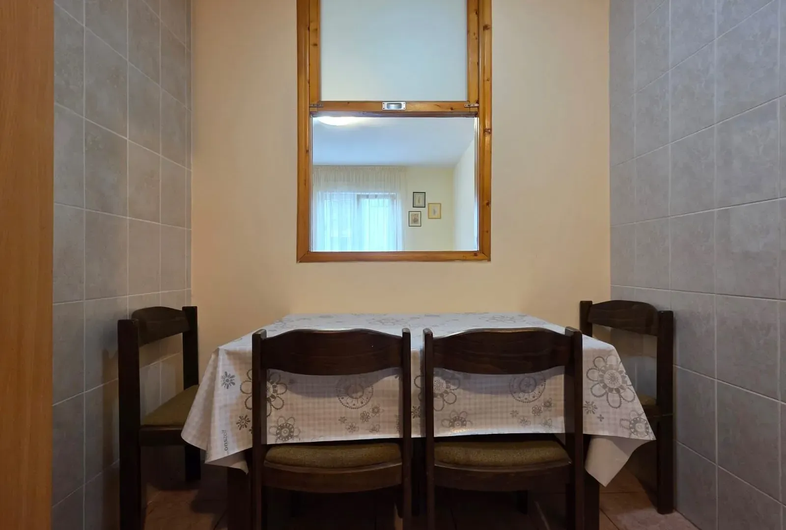 Izdavanje, dvosoban stan, 58m², Zagorič, Podgorica