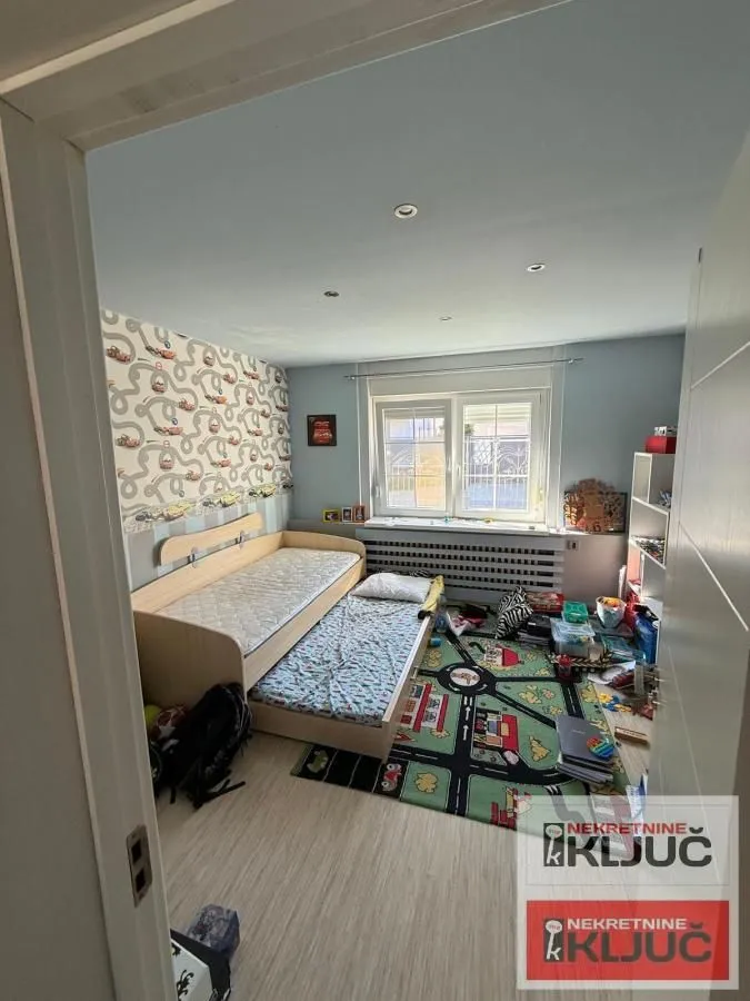 Izdavanje, kuća, 130m², Salajka, Novi Sad Sve Podlokacije