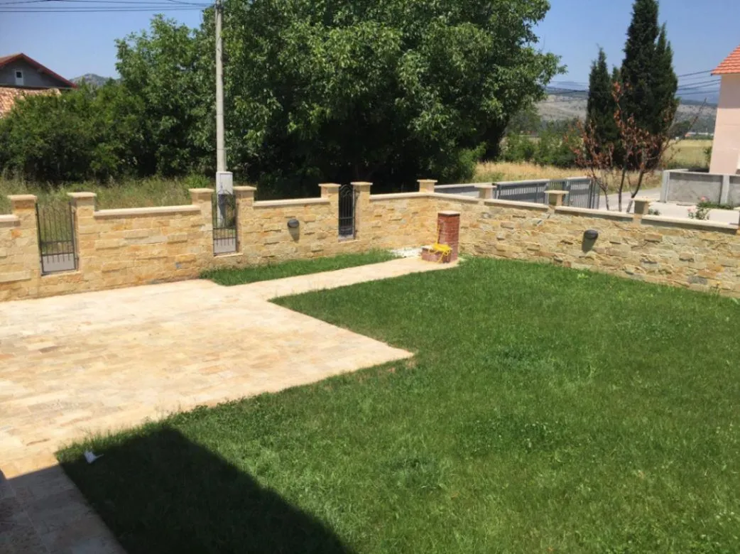 Rent, house, 320m², Gornja Gorica, Podgorica