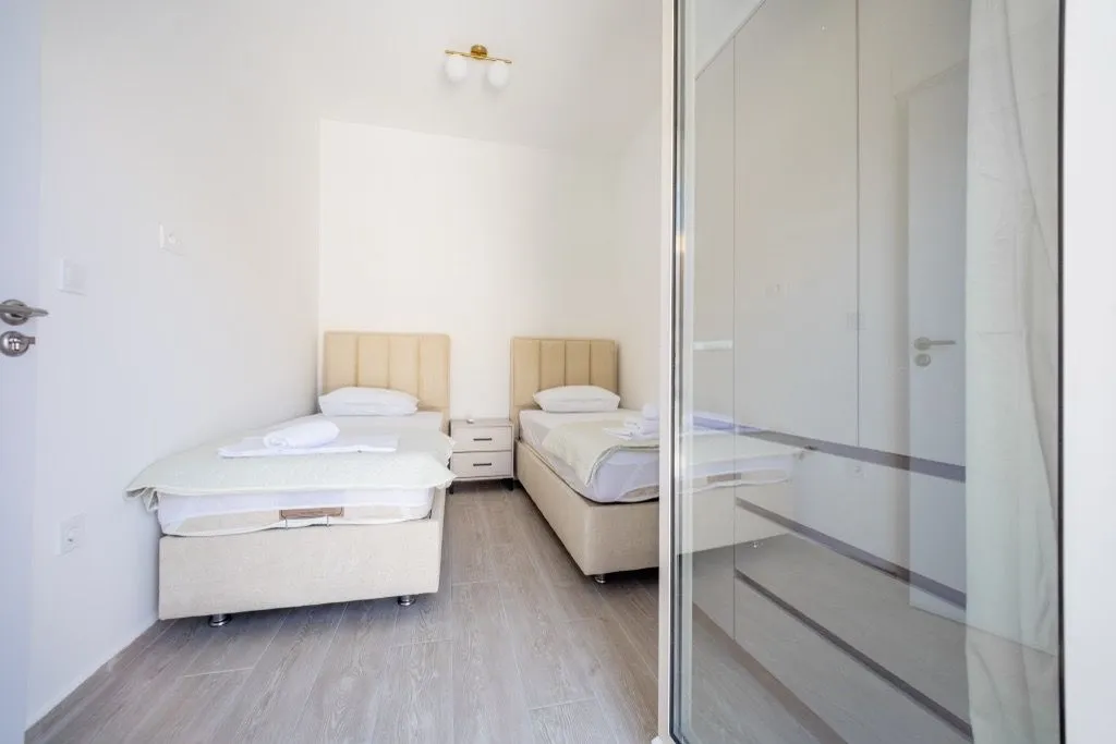 Rent, three bedroom apartment, 115m², Bečići, Budva