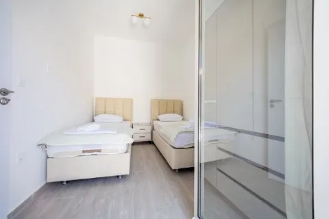 Rent, three bedroom apartment, 115m², Bečići, Budva - image 6