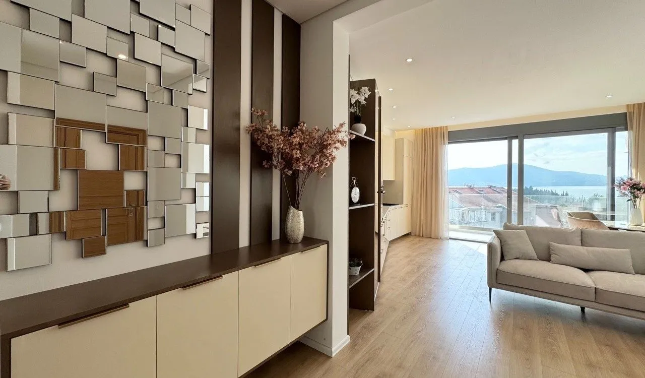 Prodaja, dvosoban stan, 76m², Tivat, Crna Gora