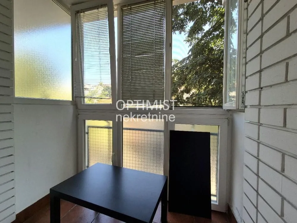 Izdavanje, trosoban stan, 51m², Čukarica, Beograd