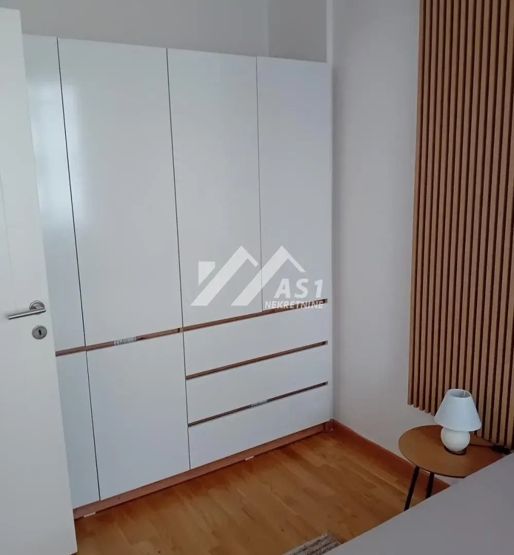 Izdavanje, jednosoban stan, 40m², Avijatičarsko naselje, Novi Sad Sve Podlokacije