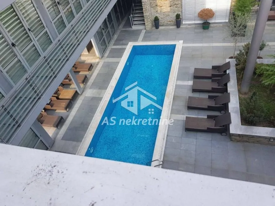 Izdavanje, četvorosoban stan, 148m², Savski Venac, Beograd