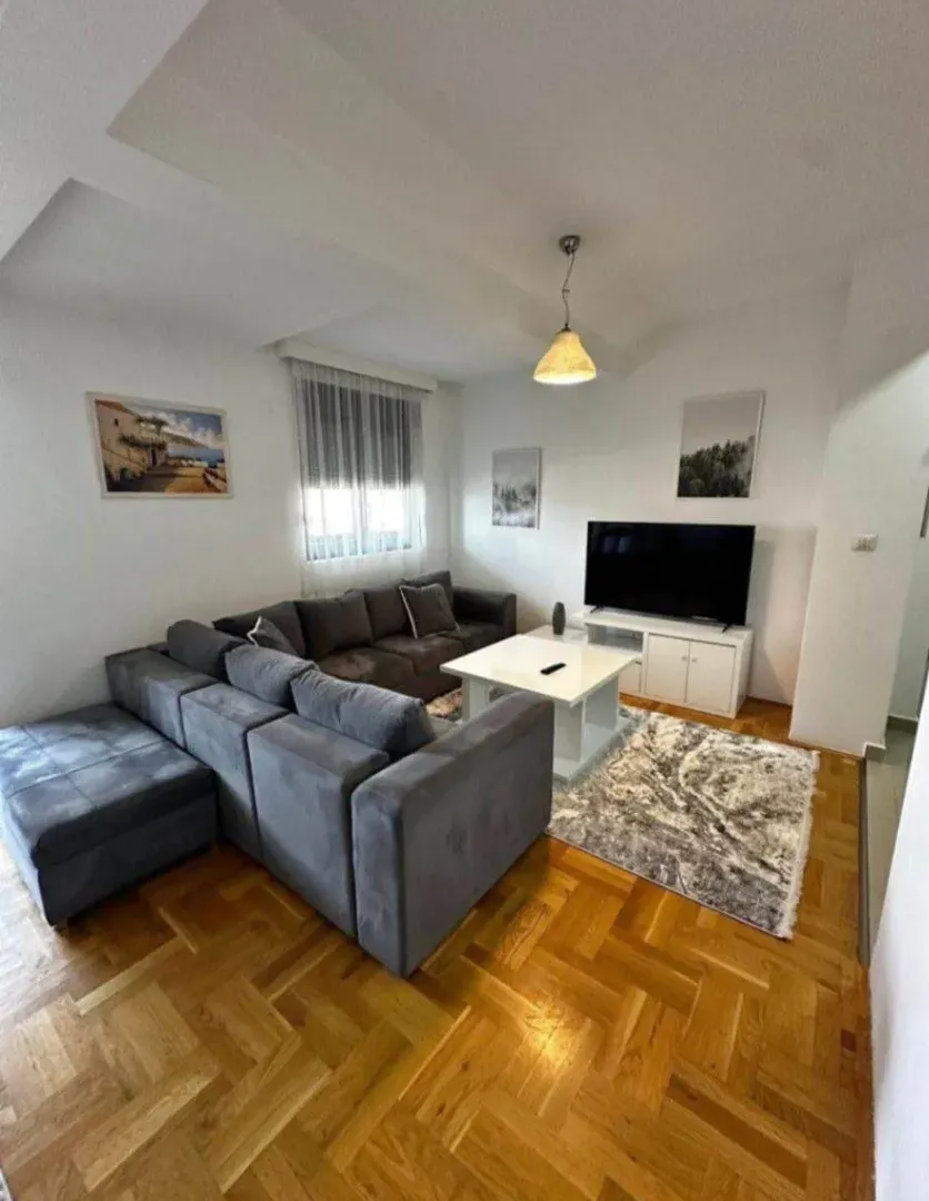 Izdavanje, dvosoban stan, 65m², Vezirov Most, Podgorica