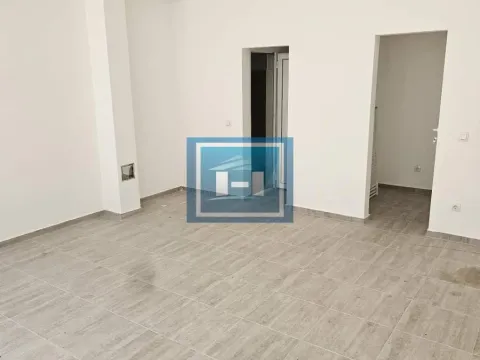 Izdavanje,  poslovni prostor, 32m2, Centar, Vranje