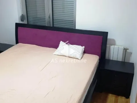 Izdavanje, trosoban stan, 55m², Crveni Krst, Beograd - image 9