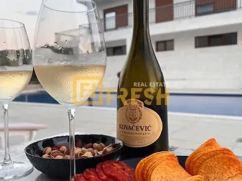 Izdavanje, jednosoban stan, 51m², Tivat, Crna Gora - image 3