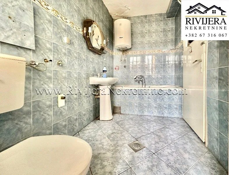 Prodaja, dvosoban stan, 73m², Centar, Tivat