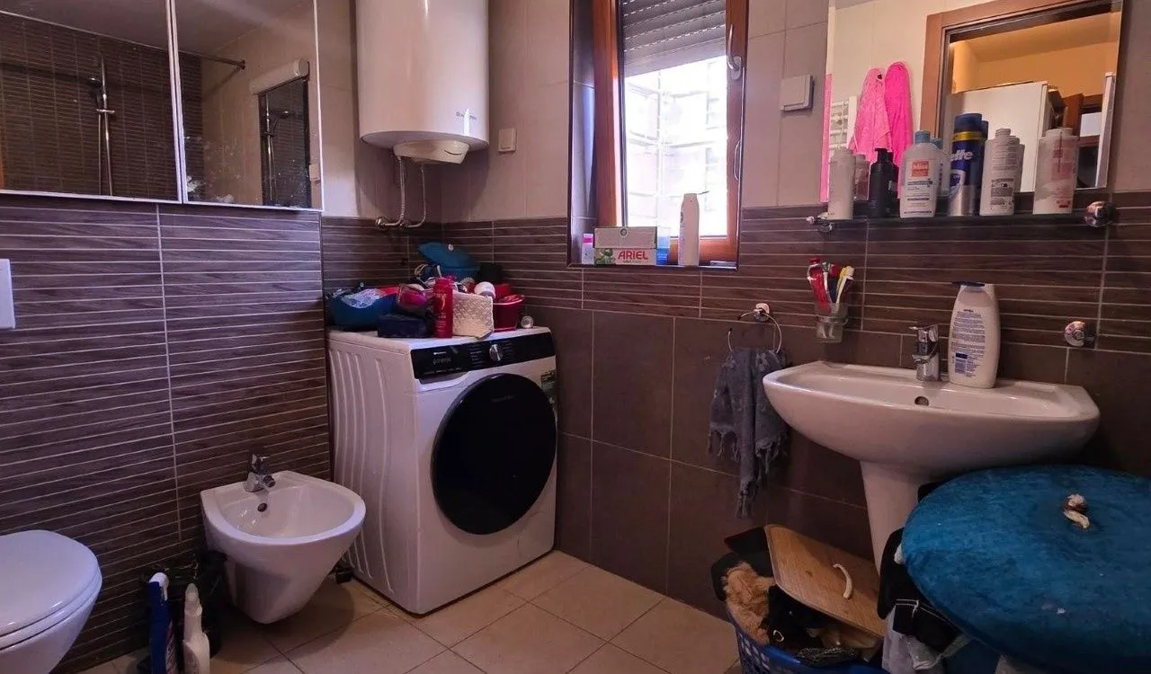 Prodaja, trosoban stan, 120m², Tološka šuma, Podgorica